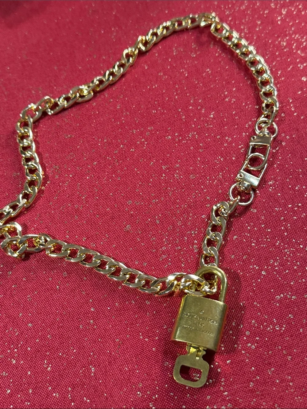 Louis Vuitton lock n key#327 with chain